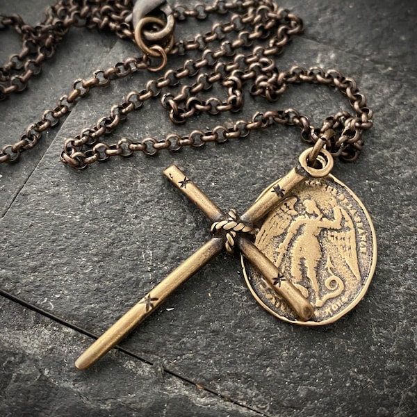 Médaille de l'archange Saint-Michel en bronze vieilli pour homme avec croix attachée par une corde, collier unisexe en laiton, BR-036, The Classic Edge