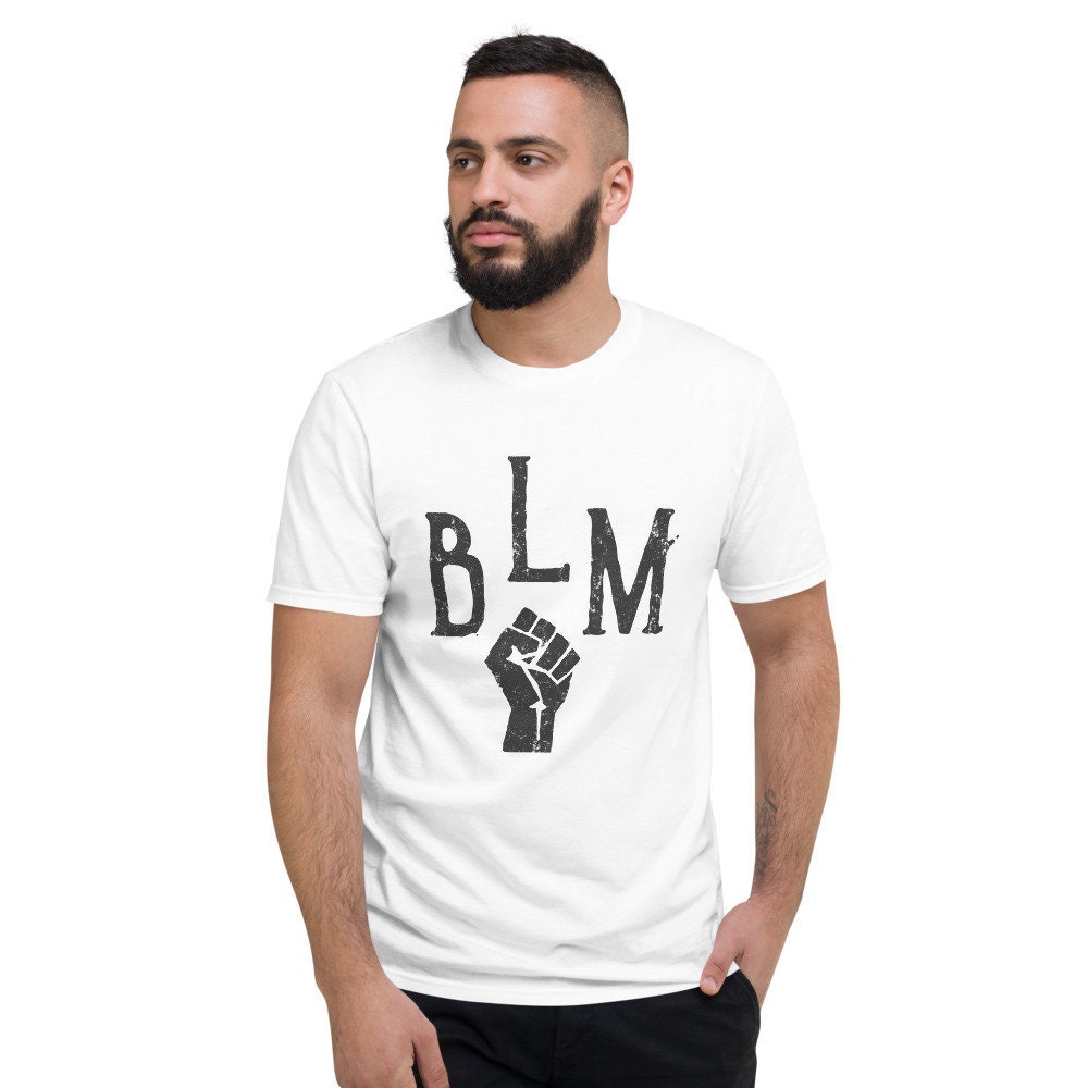 Black Lives Matter w Fist Short-Sleeve Unisex T-Shirt