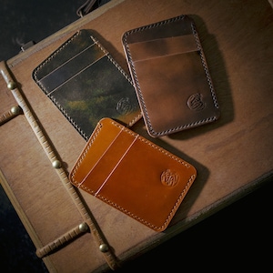Cartera minimalista Shell Cordovan