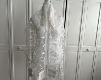 White-on-White, cream, Leaf Tallit – Sheer Embroidered Tulle Prayer Shawl with Lace Trim & Dupioni Silk | Feminine Tallit with Matching Bag