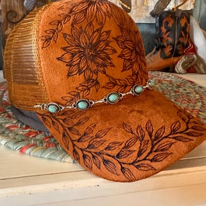 Custom Burned Sunflower Ball Cap with Turquoise Silver Hat Chain, Daisy Western Hat bild 2