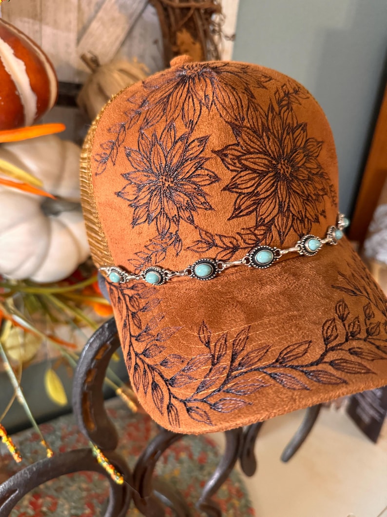 Custom Burned Sunflower Ball Cap with Turquoise Silver Hat Chain, Daisy Western Hat bild 4