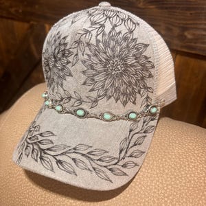 Custom Burned Sunflower Ball Cap with Turquoise Silver Hat Chain, Daisy Western Hat bild 7
