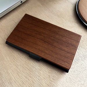 Portacarte in legno