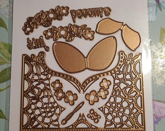 Spellbinders - Tarjeta con diseño de mariposas y flores