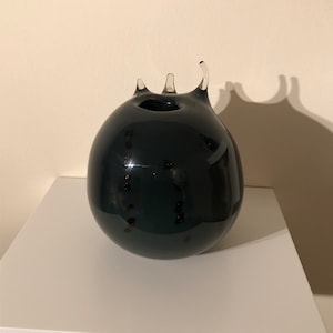 Handblown Art Glass Unique Flower Vase black with gold