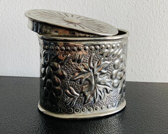 Vintage Metropolitan Museum Art Silver Etched Trinket Box