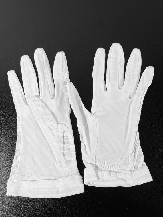 Vintage 1970s Wedding Gloves Retro bridal gloves … - image 3