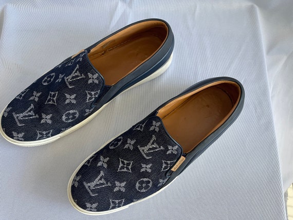 Louis Vuitton Authentic Monogrammed Denim Slip Ons Size 40 Made in Italy Navy Color Pre-owened Shoes Men's Shoes Women's Shoes