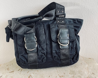 RALPH LAUREN hand bag Black textile fibers hand bag Metal applications Logo design Zipper closure