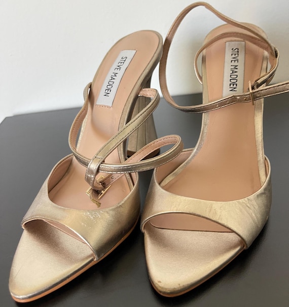 chinese dress ladies Amazon.com | Steve Madden Women's Beki Heeled Sandal, Bone Leather, 8 main image 1