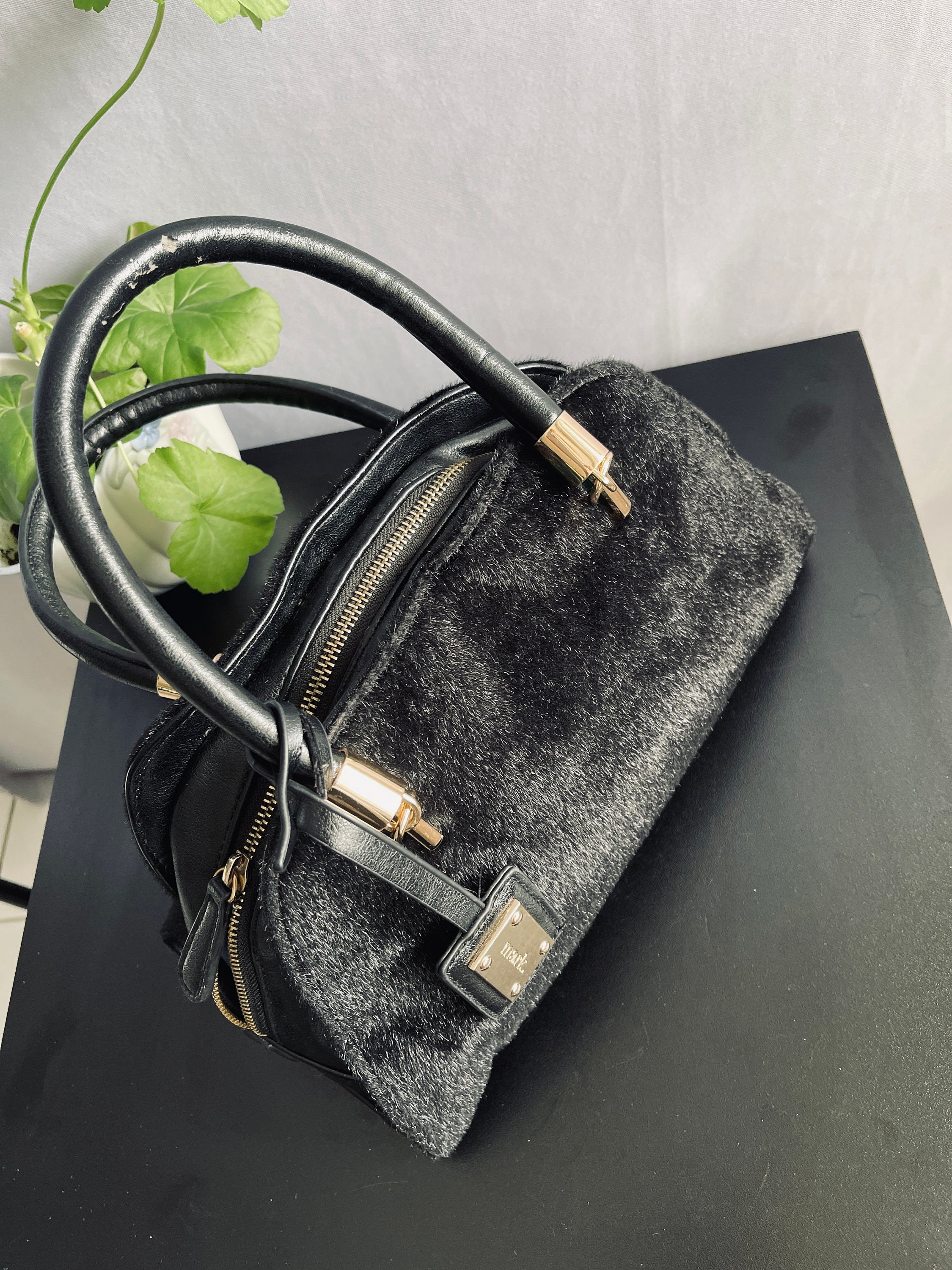MARK Hand Bag Women's Bags Black 100% Polyester/velvet
