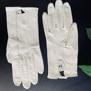 Wedding Leather Short Gloves Vintage 1960s gloves Retro bridal white gloves size 6 1/5 Leather gloves Ladies gloves Parties gloves image 1