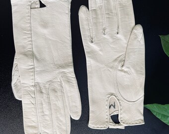 Wedding Leather Short Gloves Vintage 1960s gloves Retro bridal white gloves size 6 1/5 Leather gloves Ladies gloves Parties gloves