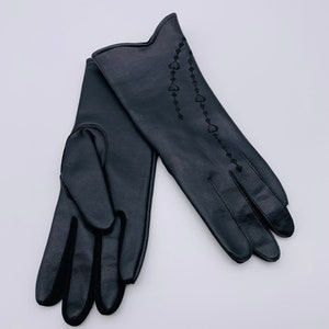 Black leatherette gloves Vintage ladies gloves Black women&#39;s gloves Ladies M size gloves Ladies gloves Gift for her