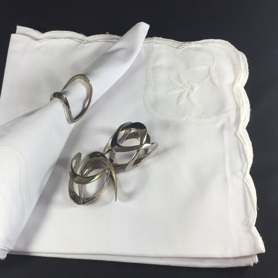 Set of 5 napkins/napkin rings Silver tone metal napkin rings White cottons/polyester napkins Hand made embroidery napkins