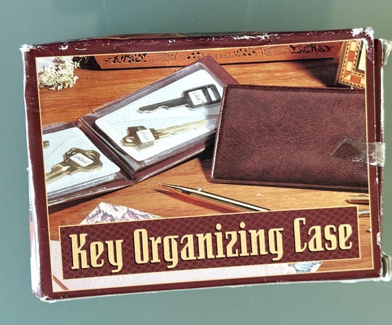 Key Organizing Case Vintage keys holder for 12 keys