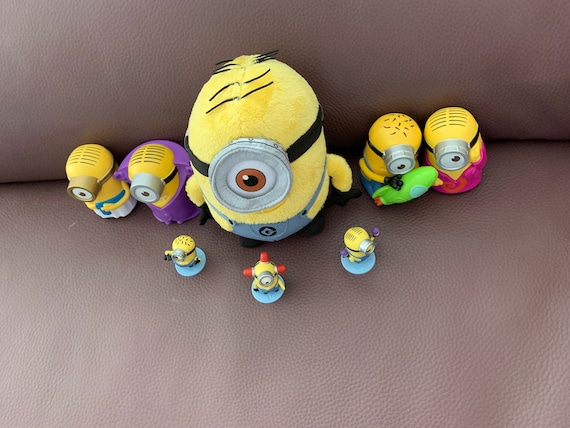 8 Collectible Play Figurines Despicable Me Minion Mayhem Stuart