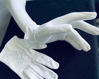 Vintage 1960s WEAR RIGHT Wedding Gloves Retro bridal gloves size 6 1/2 Made In Western Germany Exclusively gloves Nylon white gloves