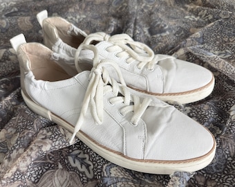 NATURALIZER Shoes Women's white leather sneakers size 9,5