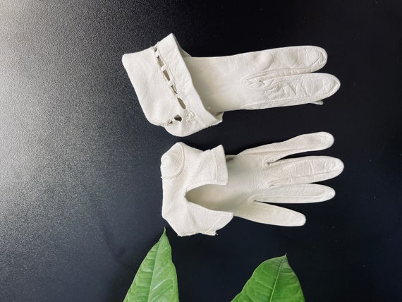 Wedding Leather Short Gloves Vintage 1960s gloves… - image 4