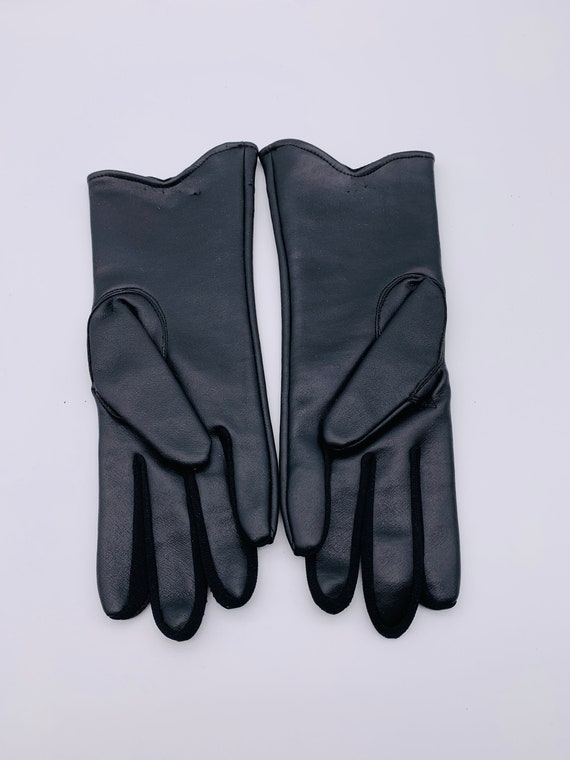 Black leatherette gloves Vintage ladies gloves Bl… - image 3