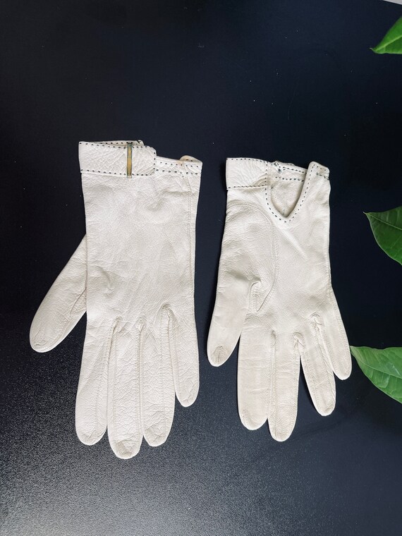 Wedding Leather Short Gloves Vintage 1960s embroi… - image 10