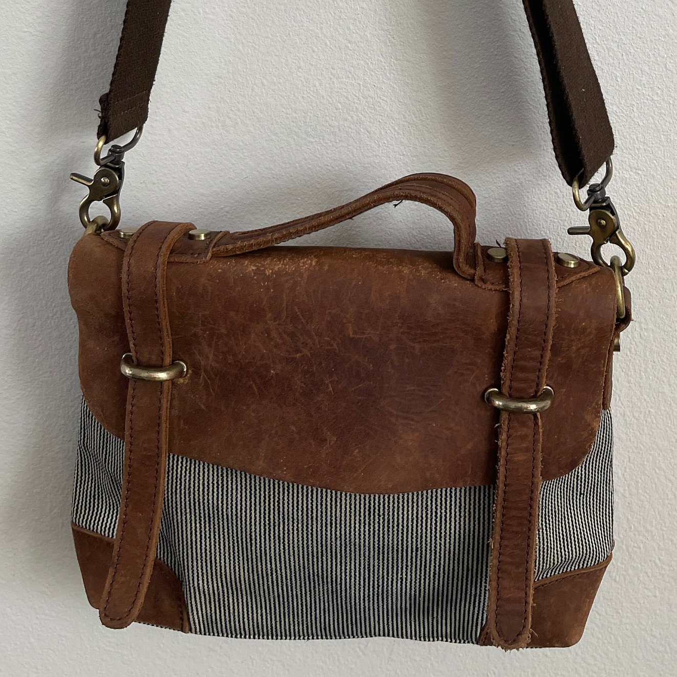 Jesslyn blake messenger bag on sale