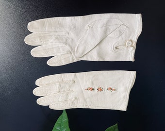 Wedding Leather Short Gloves Vintage 1960s embroidered gloves Retro bridal white gloves size 6 Leather gloves Ladies gloves Parties gloves