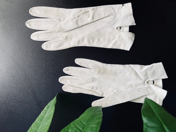 Wedding Leather Short Gloves Vintage 1960s gloves… - image 3