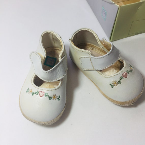 White genuine leather baby shoes Handmade white b… - image 10