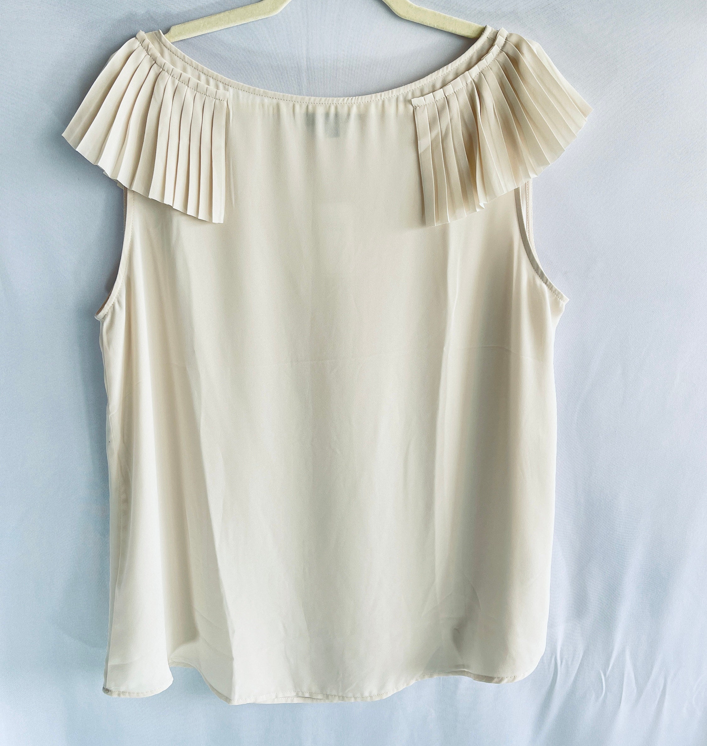 BANANA REPUBLIC Blouse 100% Polyester Sleeveless Blouse Cream - Etsy  Australia