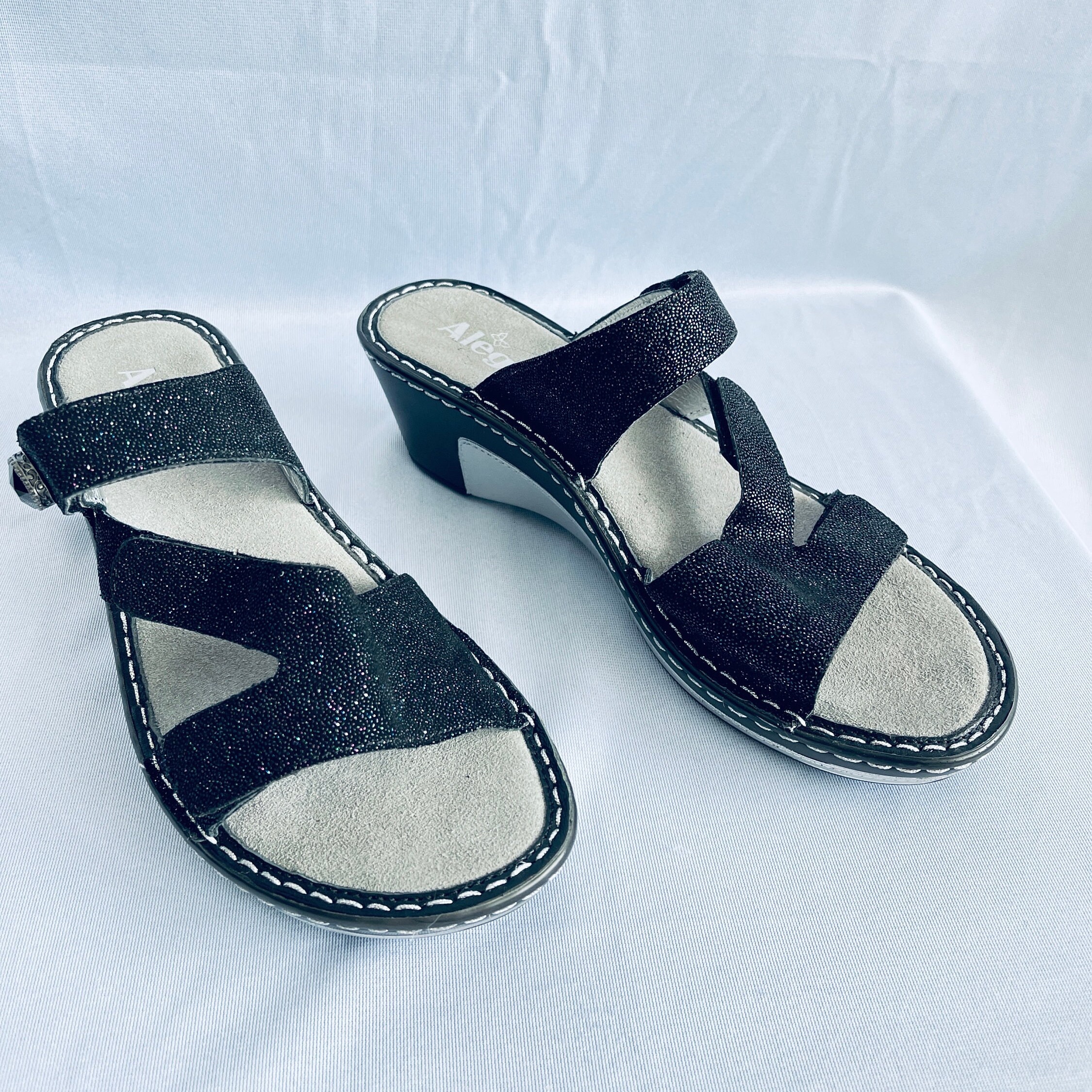 Alegria loti wedge sandal best sale