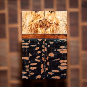 Combinatie van gekrulde esdoorn, rode grandis en luipaardhouten mesweegschaal - s-733