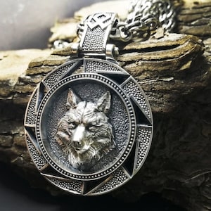 Silver wolf pendant , Wolf head necklace, Viking jewelry, Wiccan jewelry, Animal jewelry, Norse pagan, Totem, Handmade, Gift men