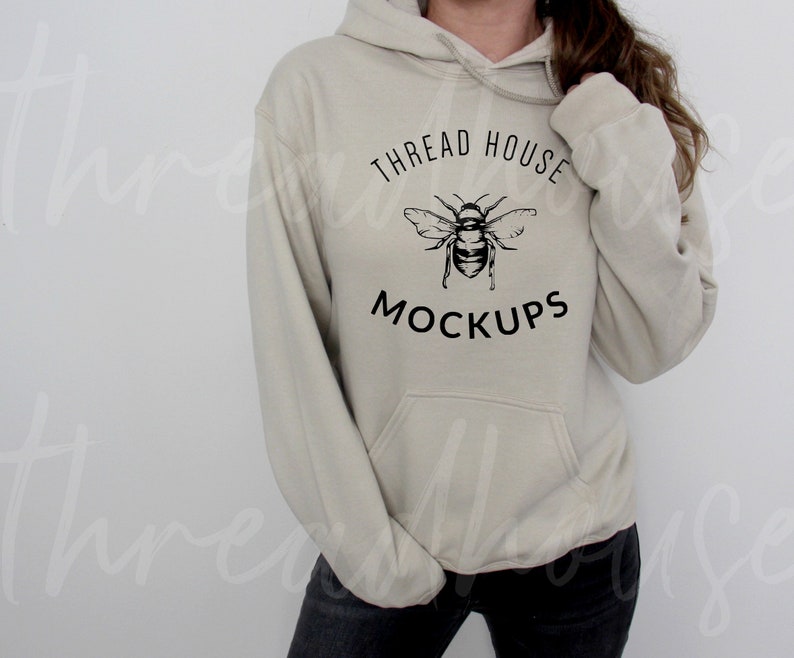 Download Model Mockup Dark Sand Hoodie Sweatshirt Gildan G185 18500 ...