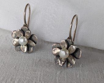 Silpada Display Love Bloom Earrings W1768