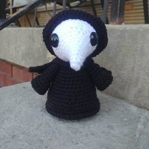 Pattern Plague Doctor, Plague Doctor Plush, Plague Plush, Pandemic Doctor Plush, Amigurami, Crocheted Plush, Pandemic Plush image 5