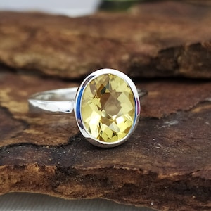 Golden Citrine Solitaire Ring: 925 Sterling Silver Vintage Style