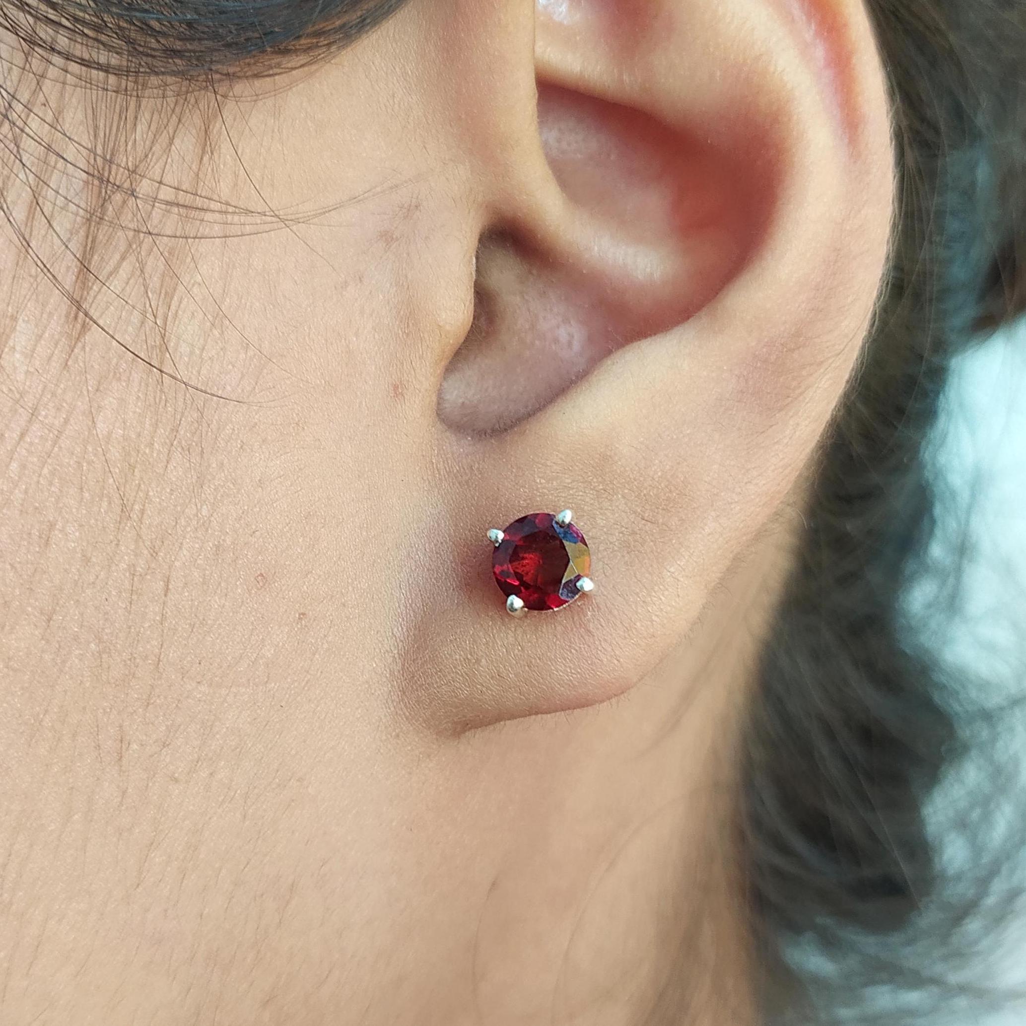 Orecchini A Bottone In Argento 925 Con Granato Rosso 6.5mm, Donna, Confezione Regalo - 3