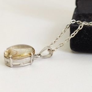 Goldener Rutilquarz Anhänger: Handgefertigte 925er Sterlingsilberkette
