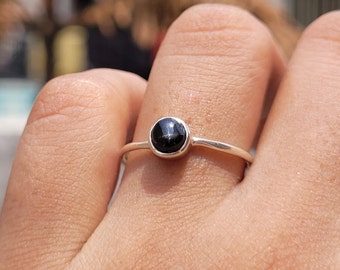 Minimalist Black Star Obsidian Ring: 925 Sterling Silver Band