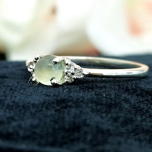 Sterling Silber Prehnit Ring: Grüner Edelstein & Weißer Topas