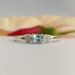 Natural Aquamarine Solitaire Ring-Unique Aquamarine Ring-Oval Cut Aquamarine Ring-March Birthstone Ring-925 Sterling Silver-Stacking Ring