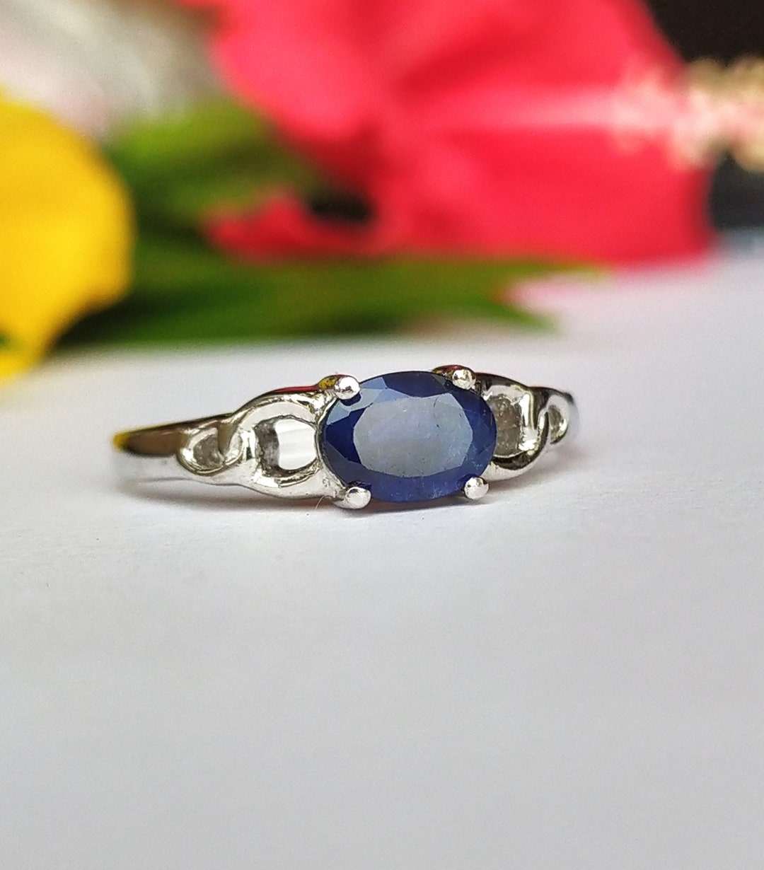 Anello di ringraziamento con zaffiro blu naturale - Anello solitario