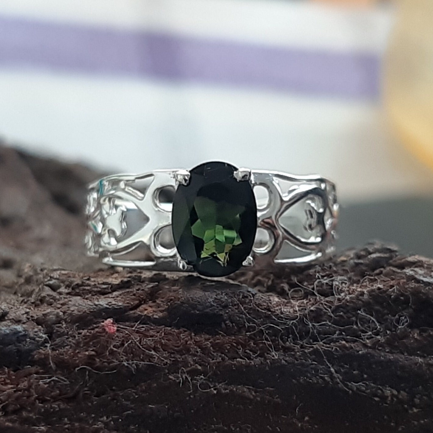 Dark Green Stone Setting Ring