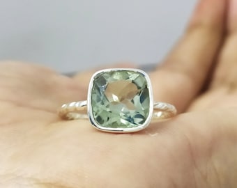 Anillo de amatista verde: Prasiolita de plata de ley con talla cojín - Anillo engastado a mano