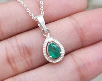 Collana verde smeraldo Ciondolo con pietra portafortuna di