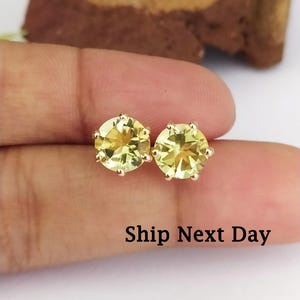 Lemon Quartz Gemstone Earrings-Gold Filled Studs-Round Cut Yellow Quartz Earrings-Prong Earrings-Women&#39;s Gift Earrings-Lemon Quartz Studs