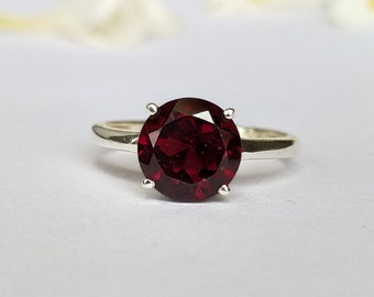 Natural Red Garnet Solitaire Ring-Mozambique Garnet Vintage Ring-Garnet Birthstone Everyday Ring-925 Solid Sterling Silver-Gift For Woman